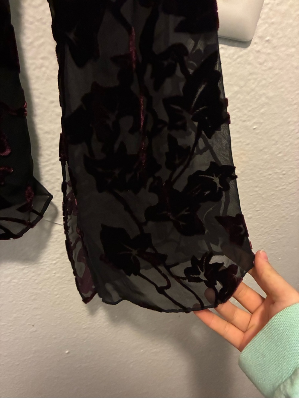 Adrianna Papell Black Top with Deep Burgundy Velvet Floral Burnout Silk Blend - Picture 2 of 5
